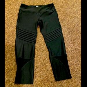 AVIA Women's Capri Gym Workout Stretch Athletic Pants Black Size Medium 8-10